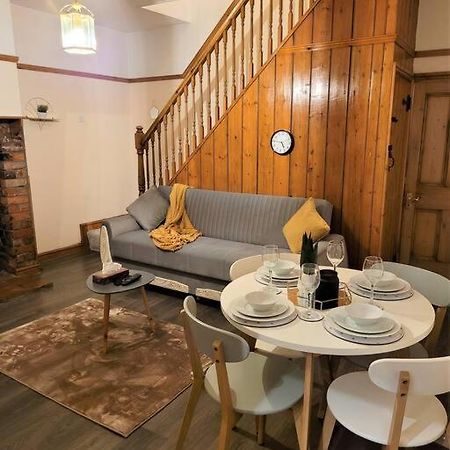 Nice 4-Bedroom Vacation Home With Indoor Fireplace 惠灵顿 外观 照片