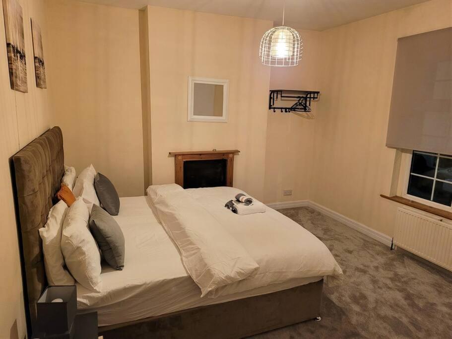 Nice 4-Bedroom Vacation Home With Indoor Fireplace 惠灵顿 外观 照片