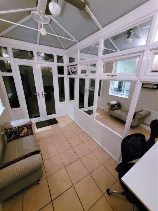 Nice 4-Bedroom Vacation Home With Indoor Fireplace 惠灵顿 外观 照片