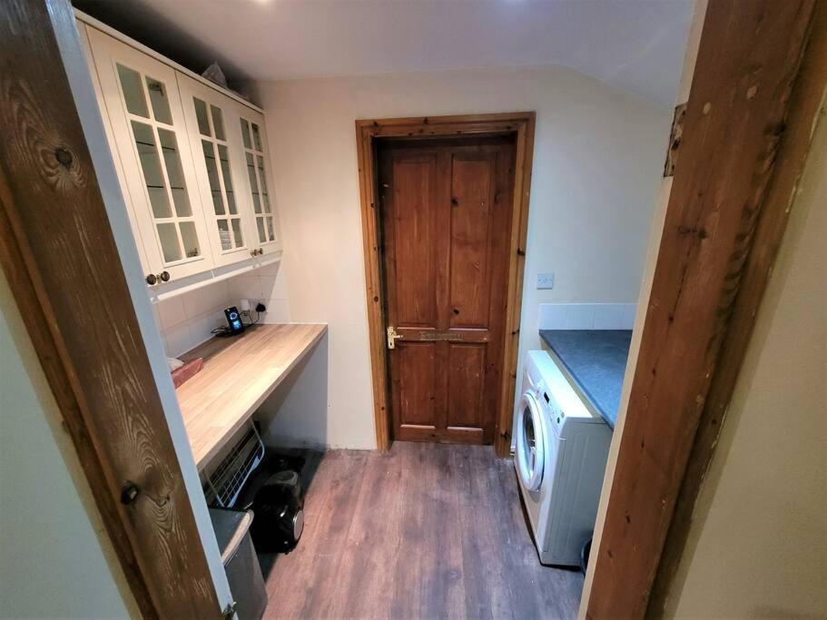 Nice 4-Bedroom Vacation Home With Indoor Fireplace 惠灵顿 外观 照片